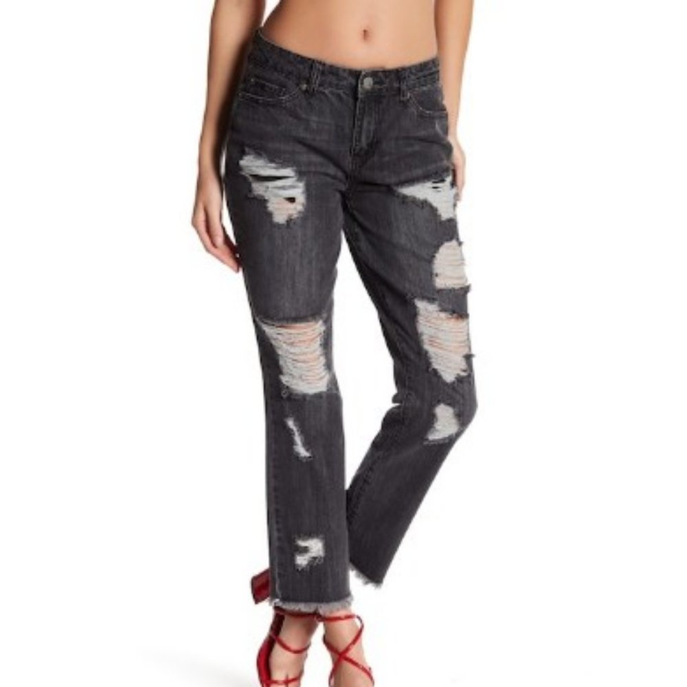 NWT Ashley Mason distressed jeans